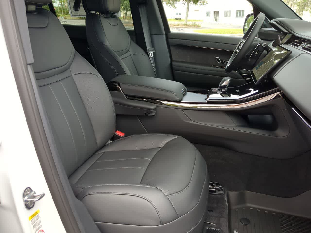 Used 2025 Land Rover Range Rover Sport Dynamic SE image 24