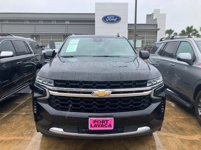 Used 2023 Chevrolet Suburban LS RWD image 2
