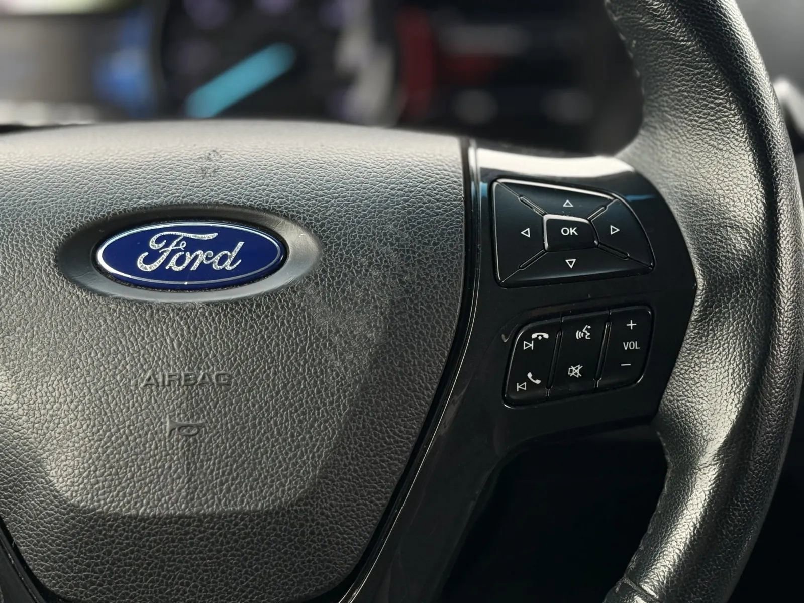 Used 2019 Ford Explorer XLT w/ Equipment Group 201A FWD image 23