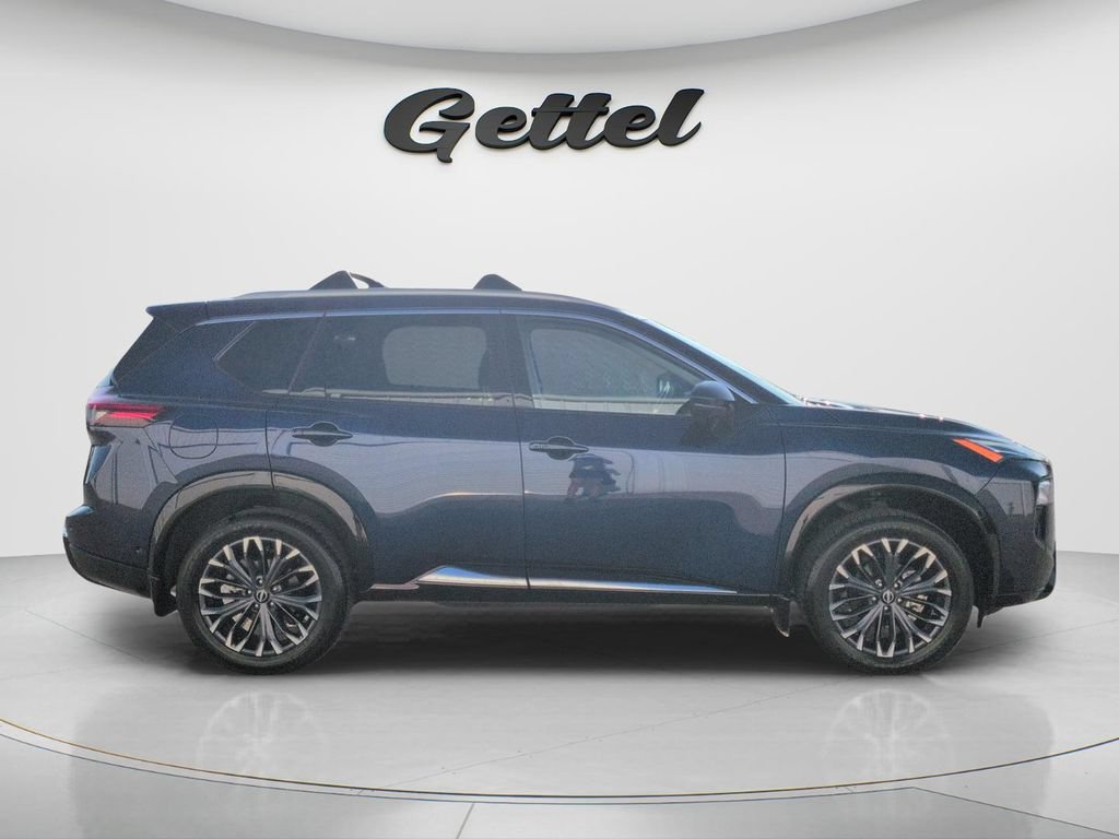 Certified 2025 Nissan Rogue Platinum FWD image 4
