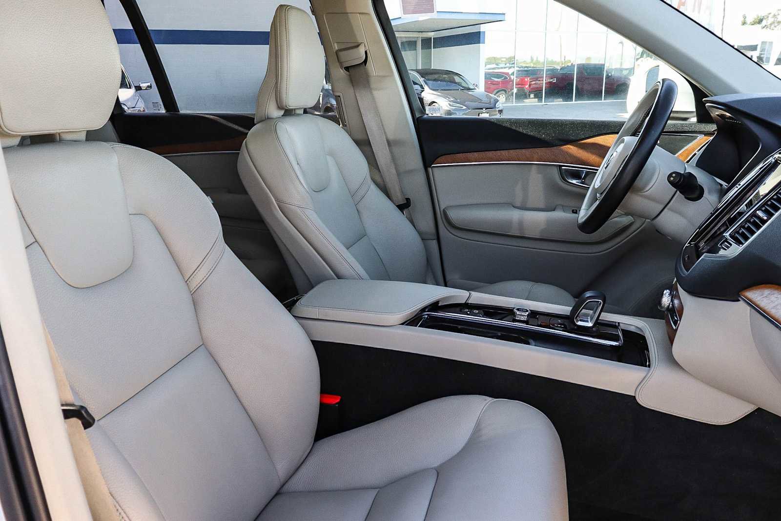 Used 2022 Volvo XC90 T8 Inscription Expression w/ Advanced Package image 22