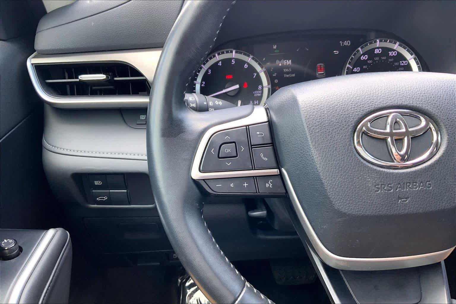 Used 2022 Toyota Highlander XLE FWD image 24