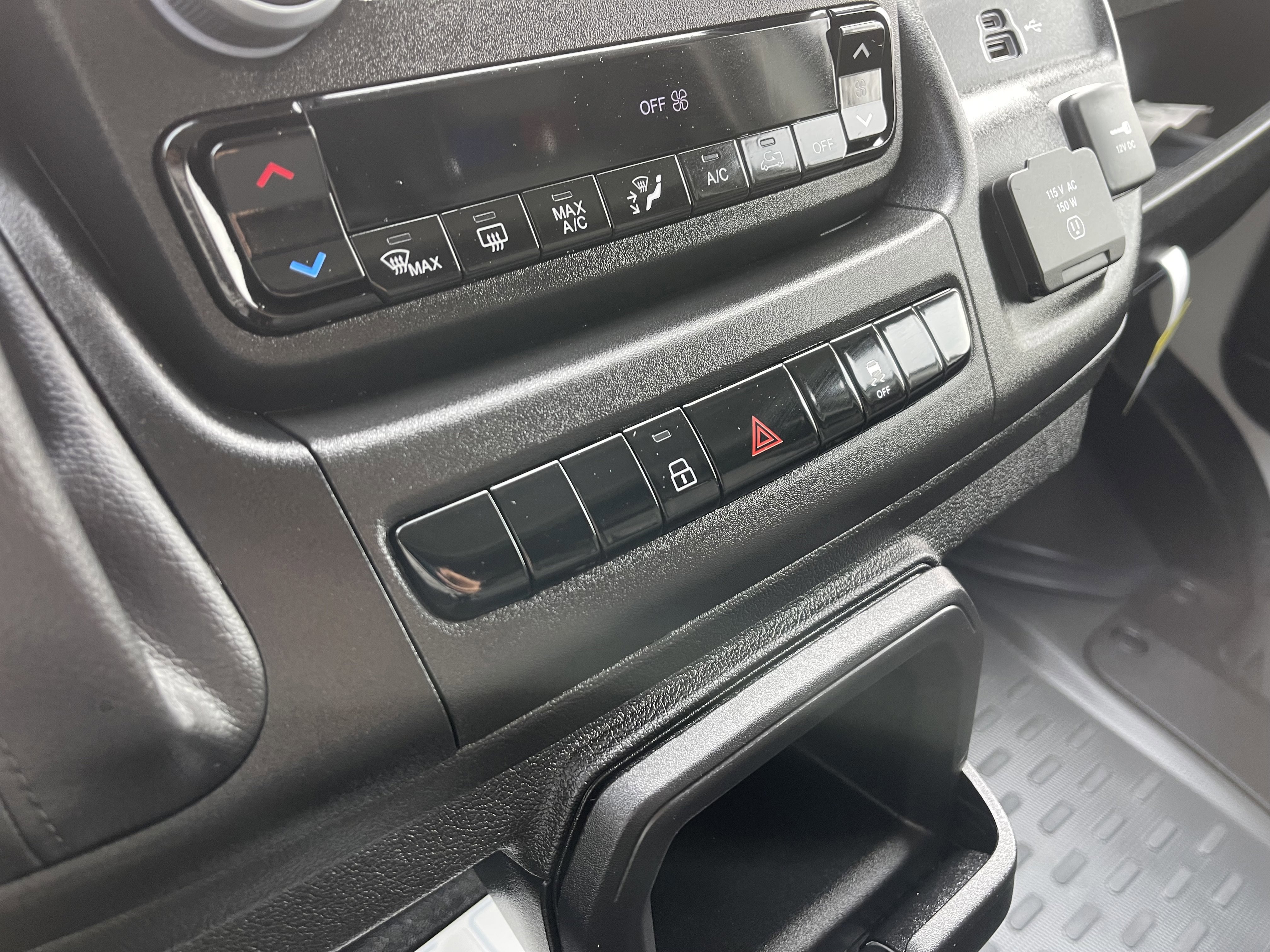 New 2025 RAM ProMaster 2500 w/ Convenience Group image 24