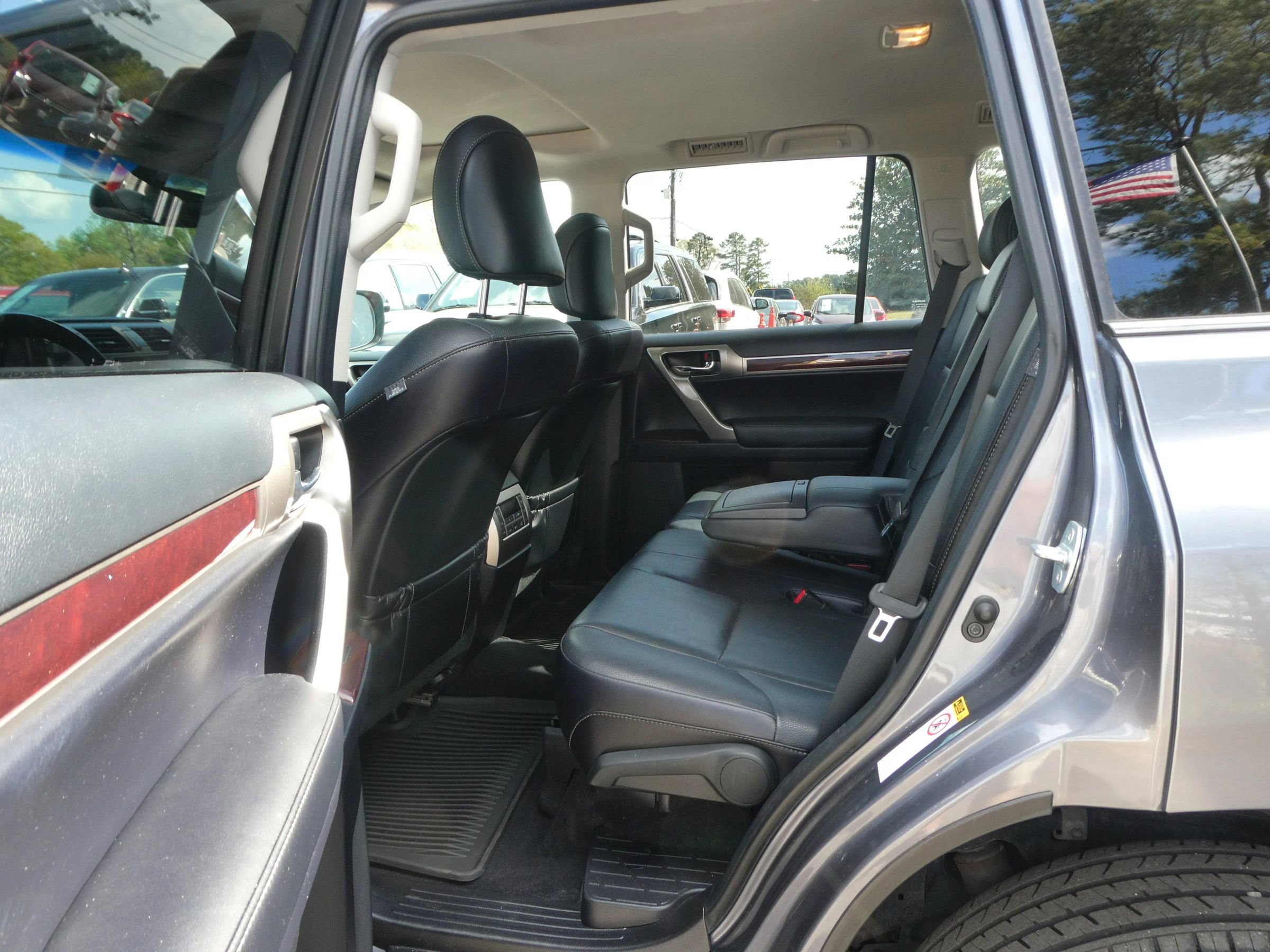 Used 2016 Lexus GX 460 w/ Premium Package image 32