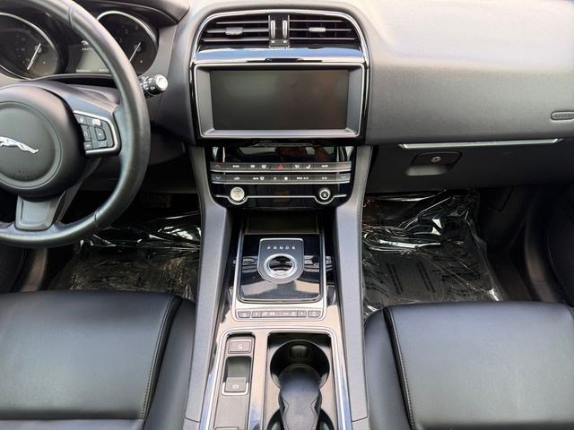 Used 2020 Jaguar F-PACE Premium AWD/4WD image 15