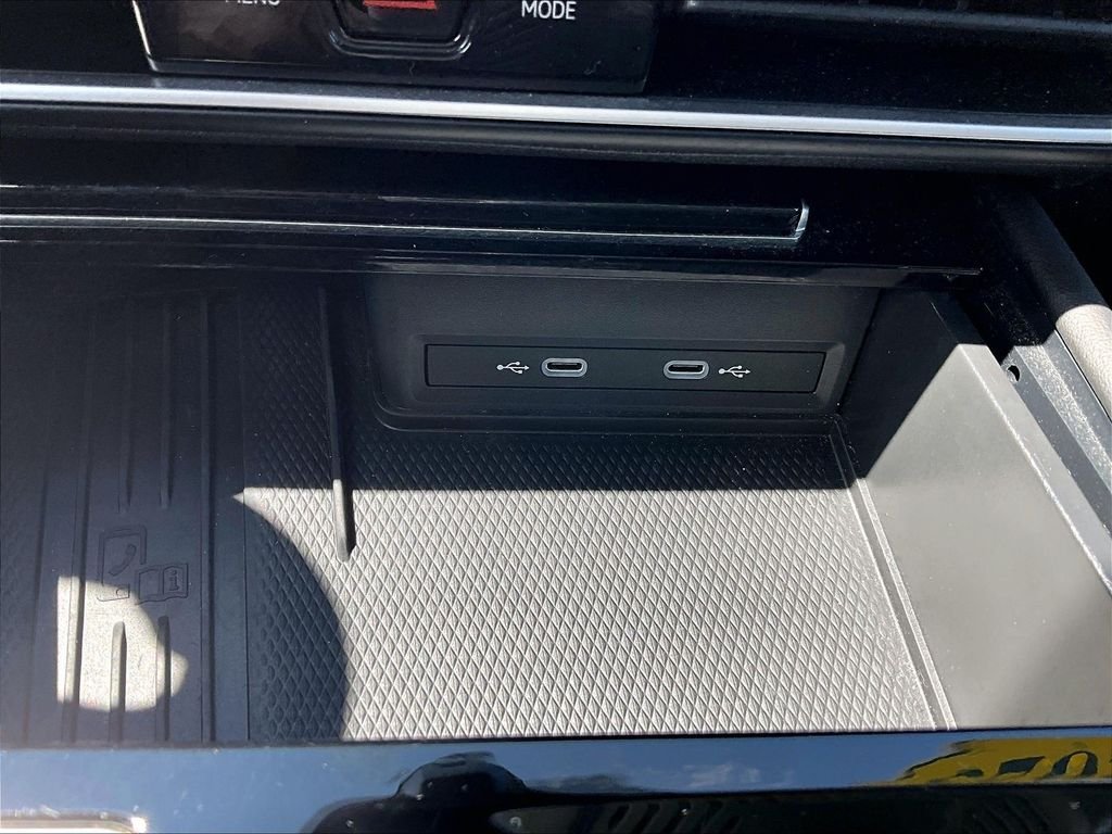 Used 2025 Volkswagen Atlas SEL AWD/4WD image 28