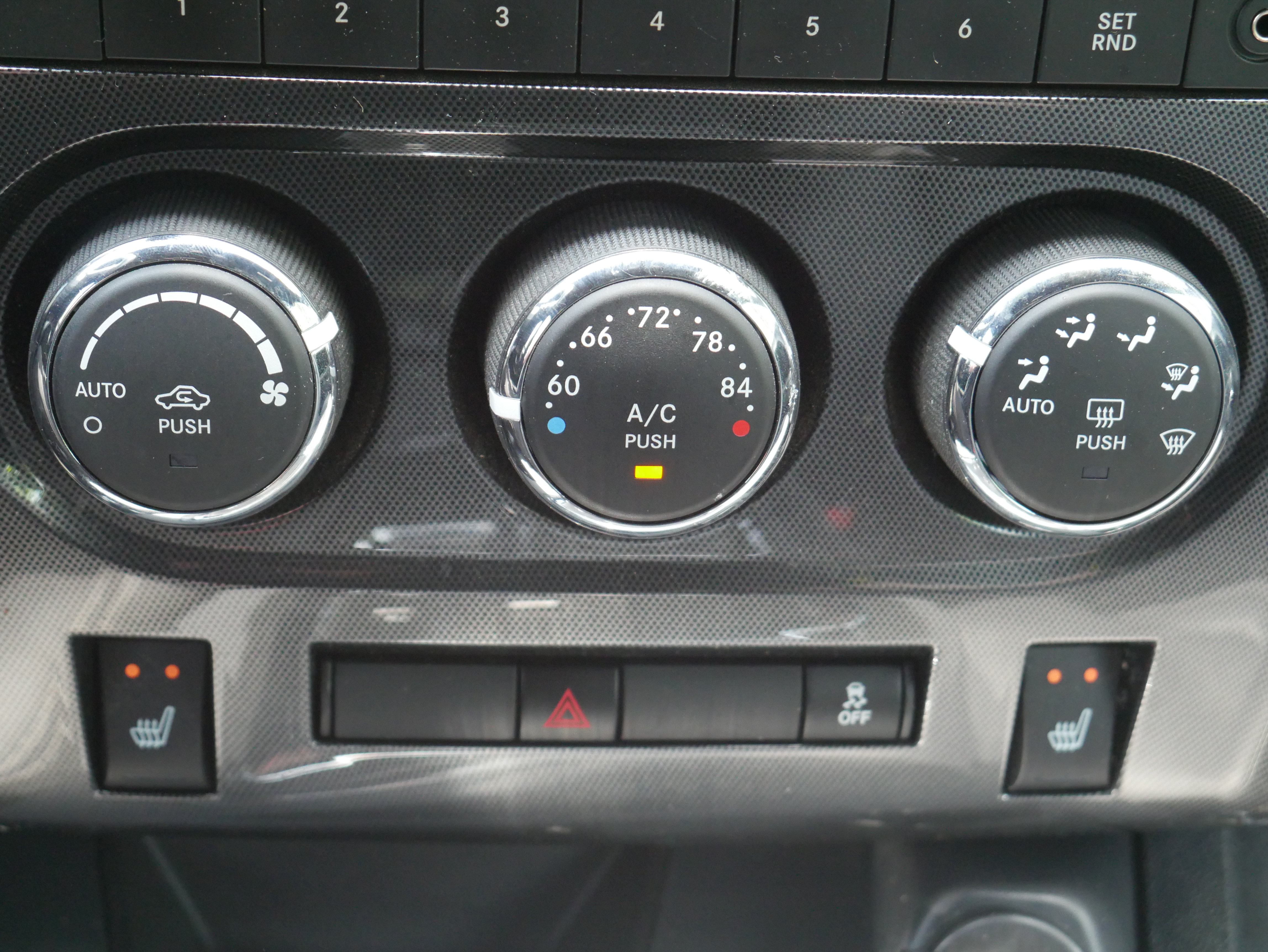 Used 2011 Dodge Challenger RWD image 18