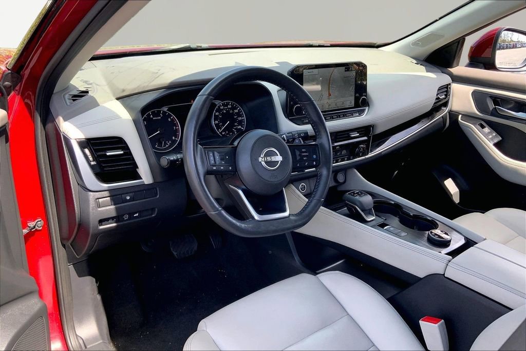 Used 2023 Nissan Rogue SL w/ SL Premium Package image 12