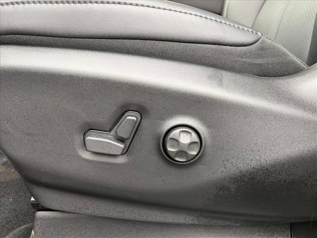 New 2026 Chrysler Pacifica Select w/ S Appearance Package image 11