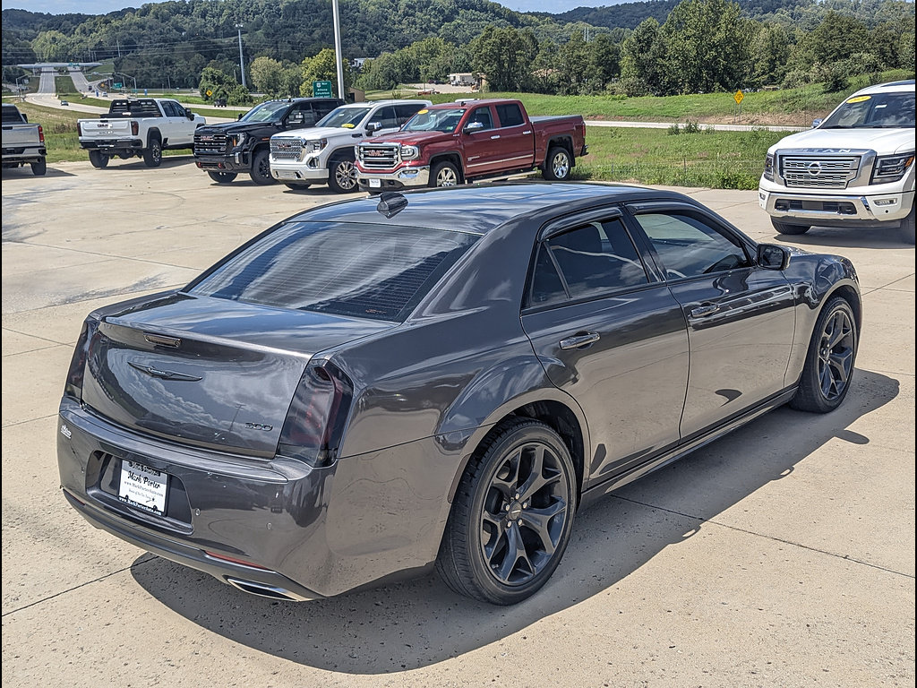 Used 2023 Chrysler 300 Touring L w/ Popular Equipment Group RWD image 7