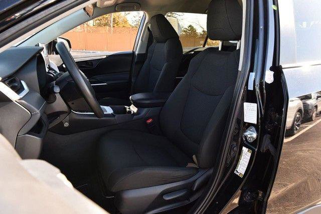 Used 2024 Toyota RAV4 LE image 17