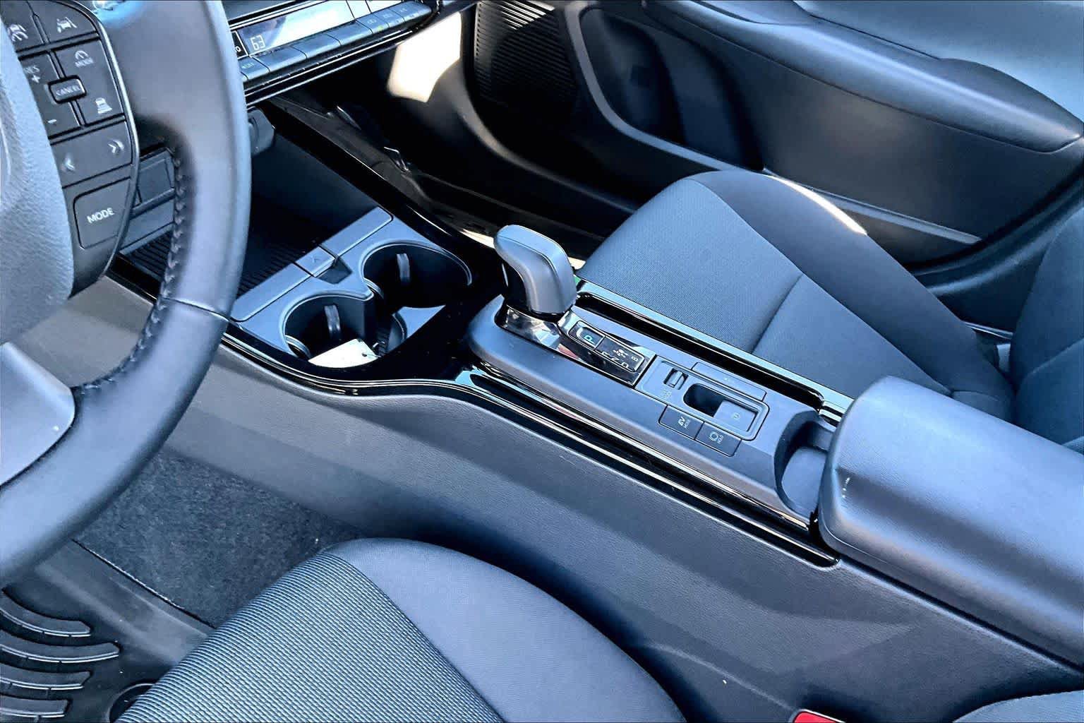 Used 2024 Toyota Prius LE FWD image 16