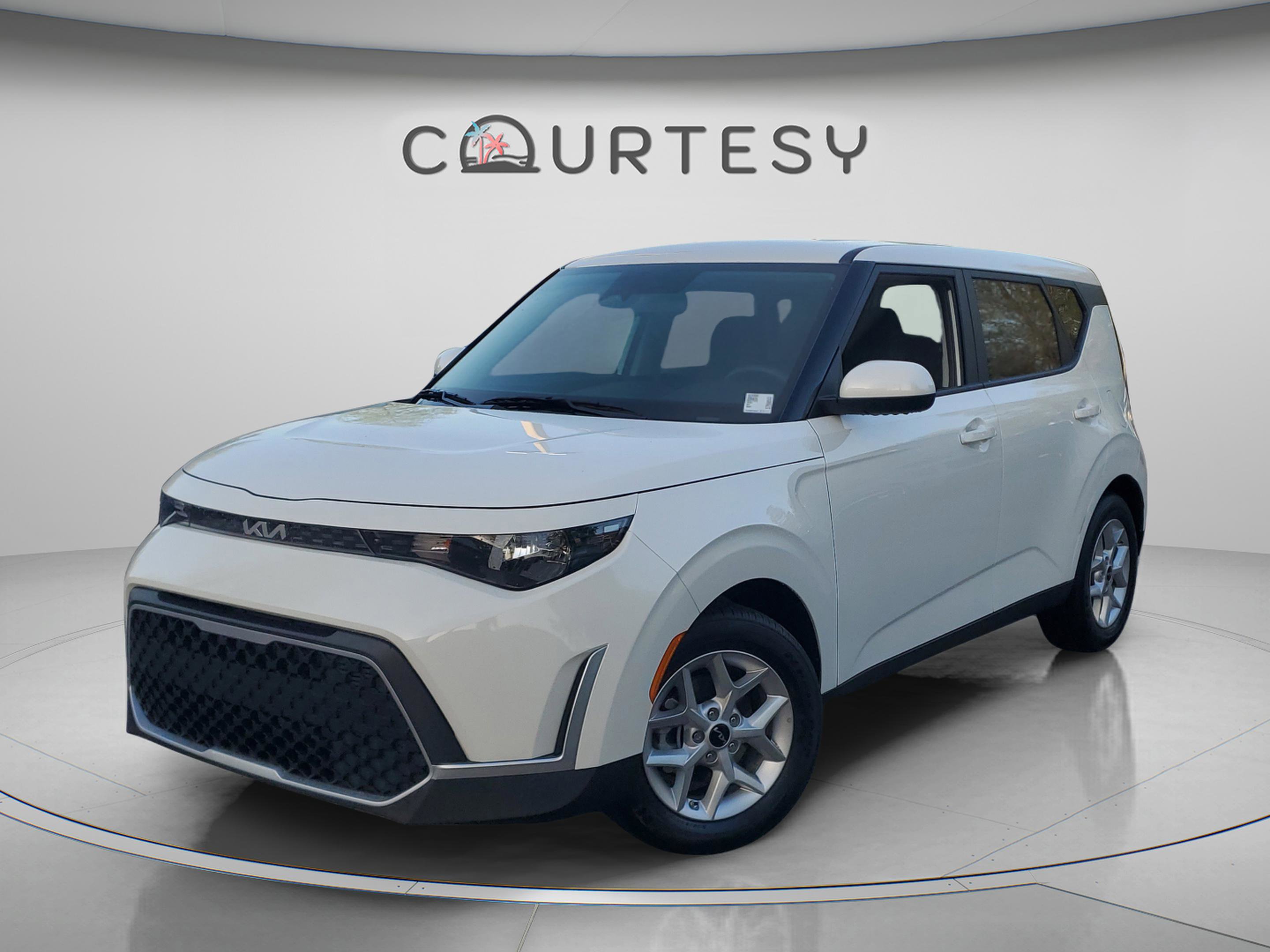 Used 2025 Kia Soul LX w/ LX Technology Package image 1