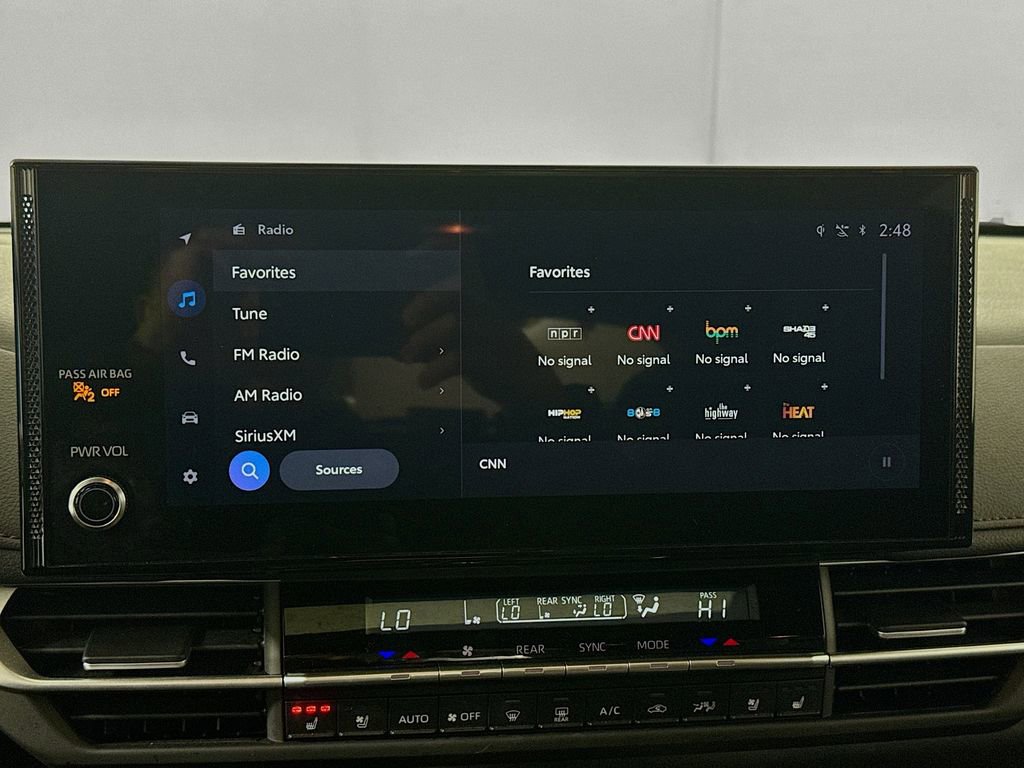 Used 2025 Toyota Sienna Platinum image 14