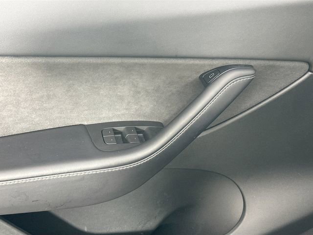 Used 2022 Tesla Model Y Performance image 21