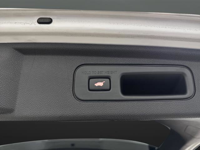 Used 2023 Honda Odyssey Elite image 17