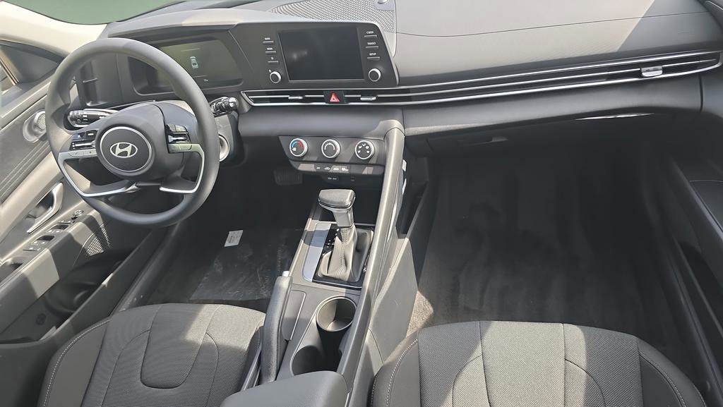 New 2026 Hyundai Elantra SE FWD image 11