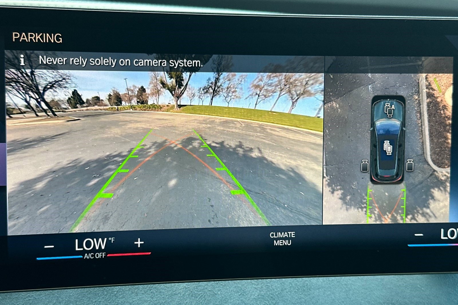 Used 2023 BMW iX xDrive50 w/ Premium Package image 27