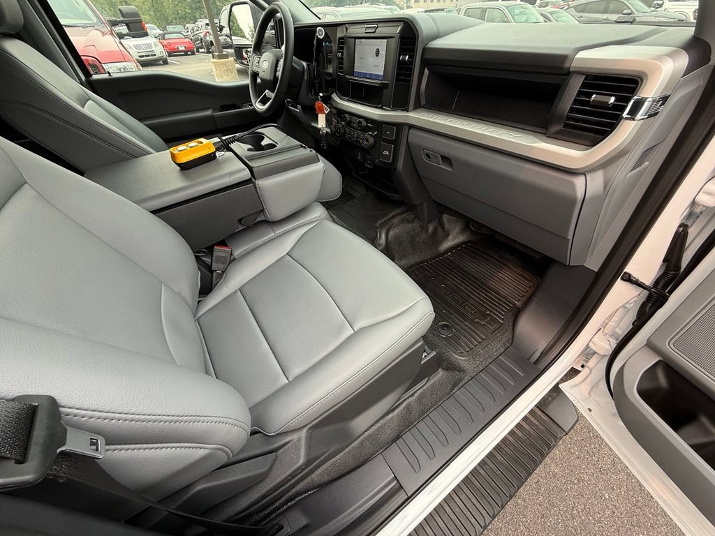 New 2026 Ford F350 XL w/ XL Chrome Package AWD/4WD image 24