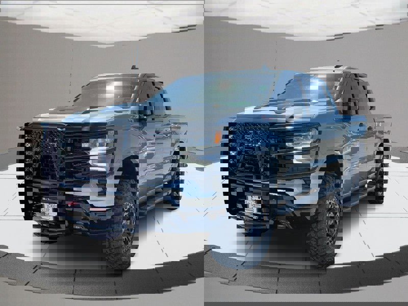 Used 2025 Chevrolet Silverado 1500 LT Trail Boss w/ Convenience Package II image 8