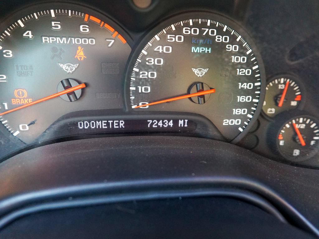 Used 2004 Chevrolet Corvette Convertible w/ Preferred Equipment Group RWD image 16