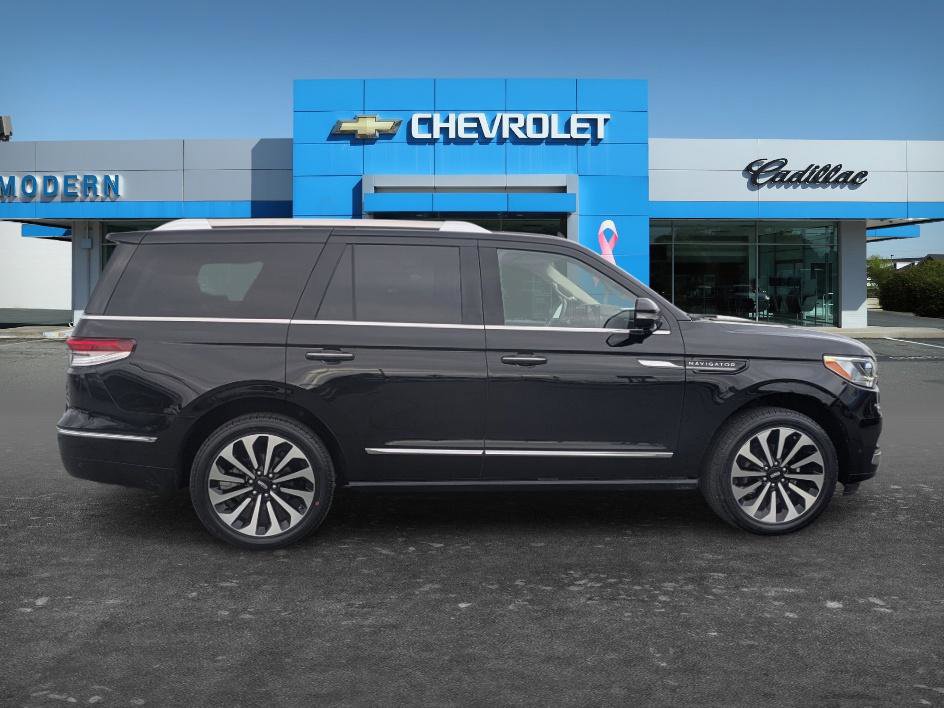 Used 2022 Lincoln Navigator Reserve AWD/4WD image 6