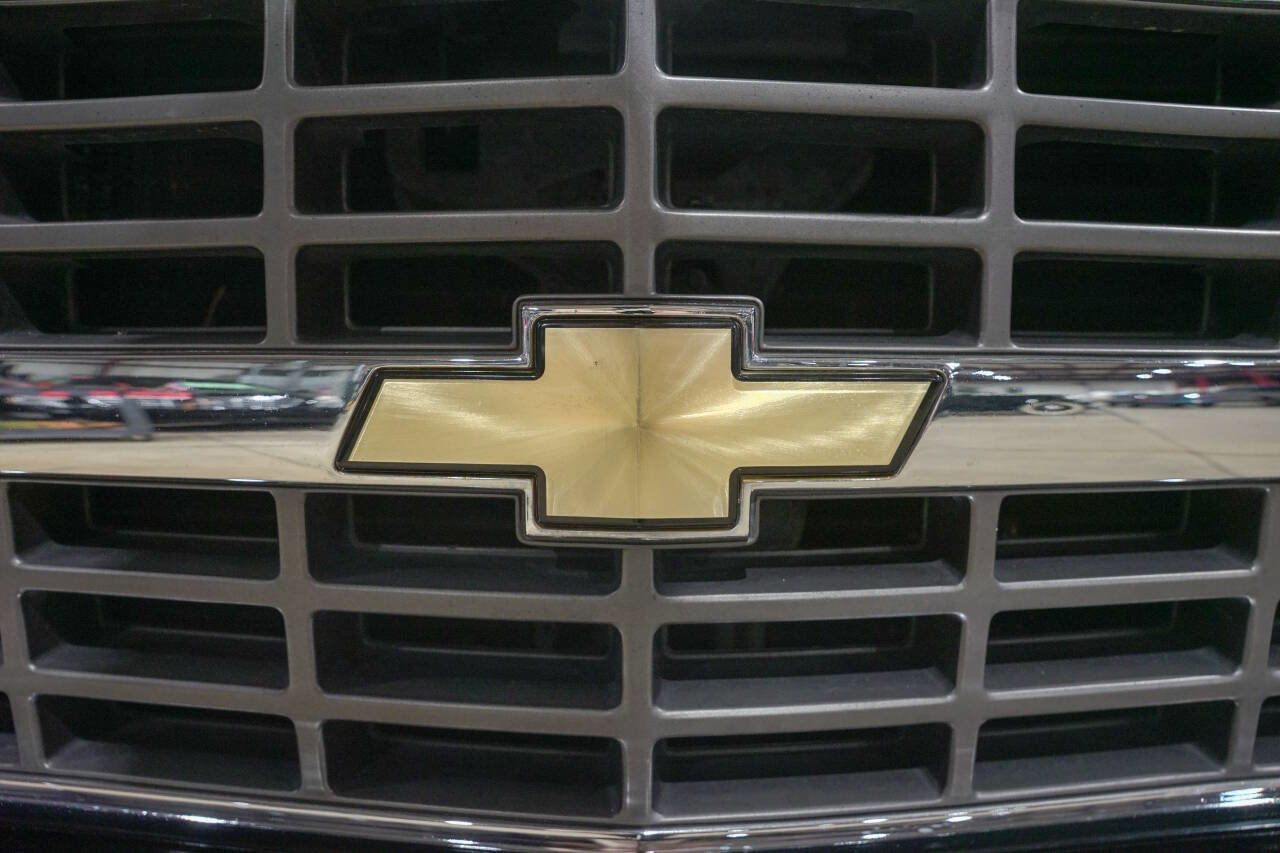 Used 1990 Chevrolet Silverado 1500 2WD Regular Cab image 21