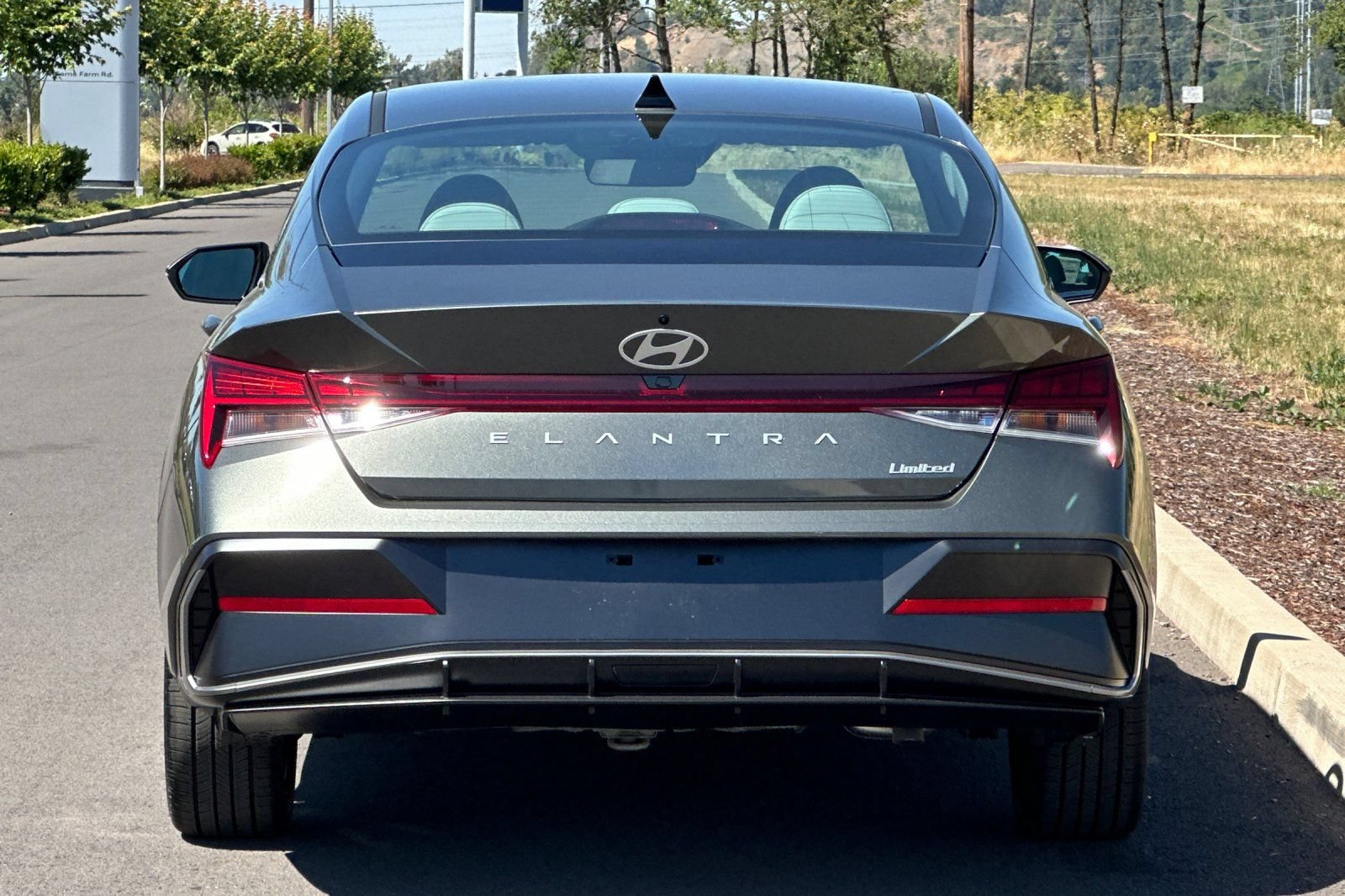 New 2026 Hyundai Elantra Limited FWD image 4