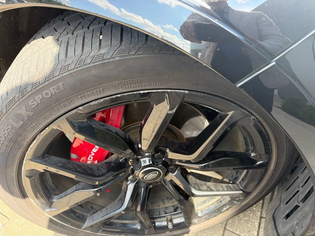 Used 2022 Land Rover Range Rover Sport SVR AWD/4WD image 10