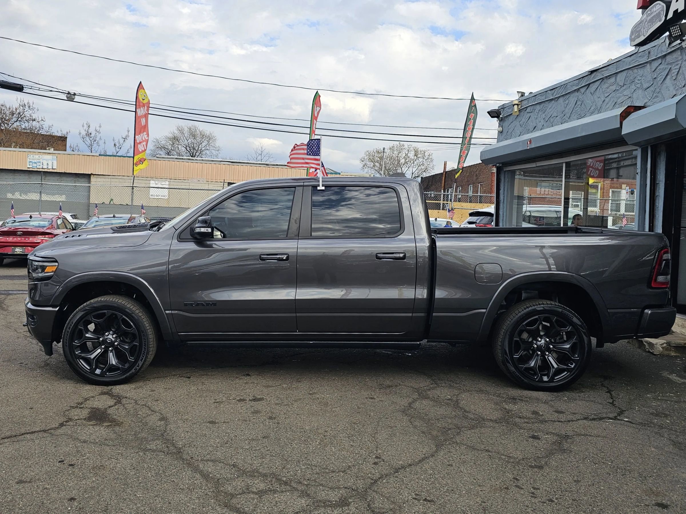 Used 2021 RAM 1500 Limited w/ Night Edition image 4