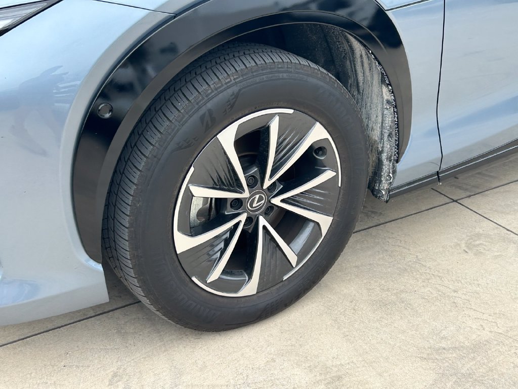 Used 2024 Lexus RZ 300e Premium FWD image 9