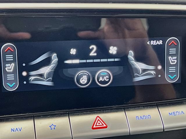 Used 2023 Genesis GV70 2.5T w/ Select Package AWD/4WD image 20