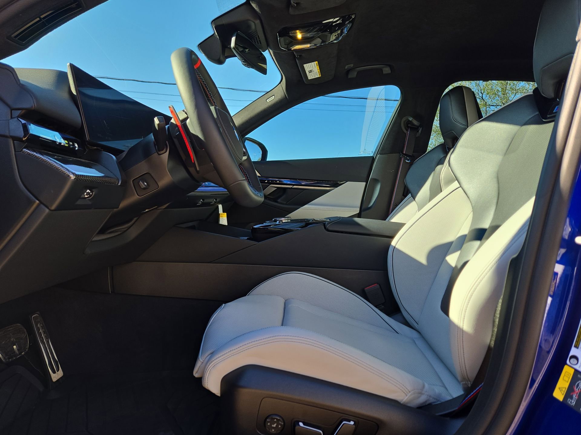 Used 2026 BMW M5 w/ Carbon Package image 16