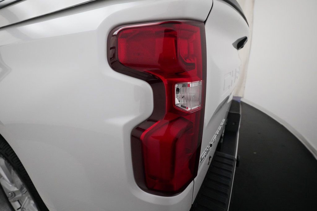 Certified 2023 Chevrolet Silverado 1500 High Country w/ Technology Package image 30
