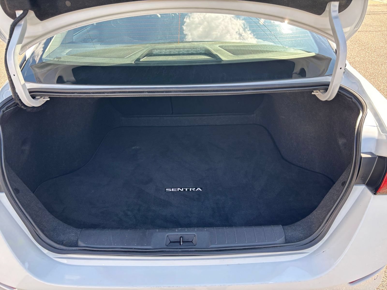 Used 2025 Nissan Sentra SV FWD image 24