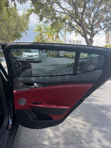 Used 2018 Kia Stinger GT1 RWD image 19