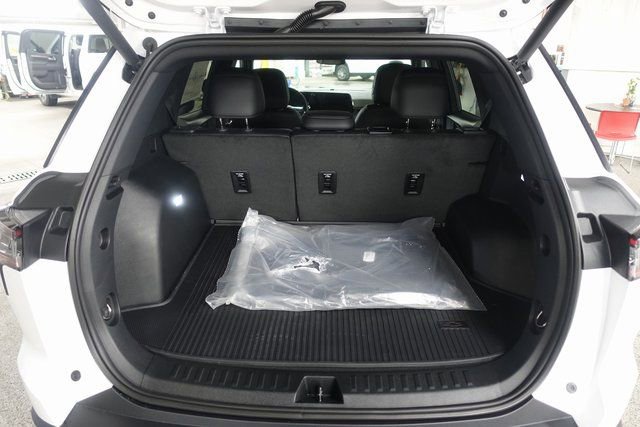 New 2026 Chevrolet Equinox LT w/ Convenience Package II image 20