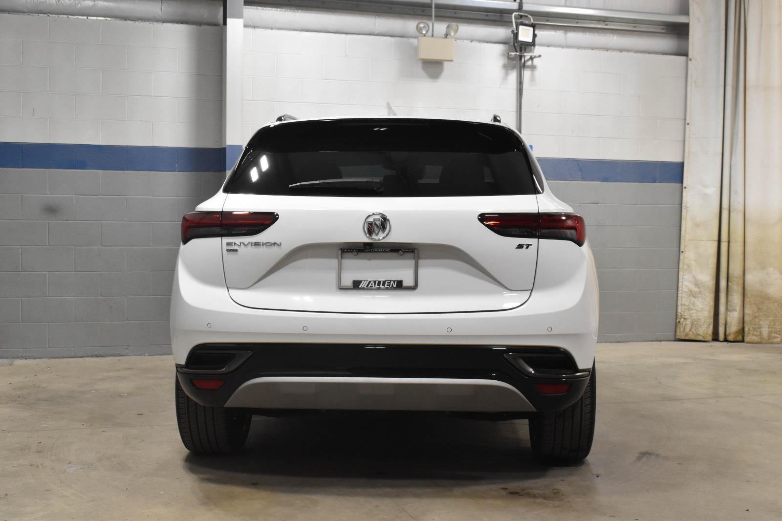 Used 2023 Buick Envision Essence w/ Sport Touring Package AWD/4WD image 27