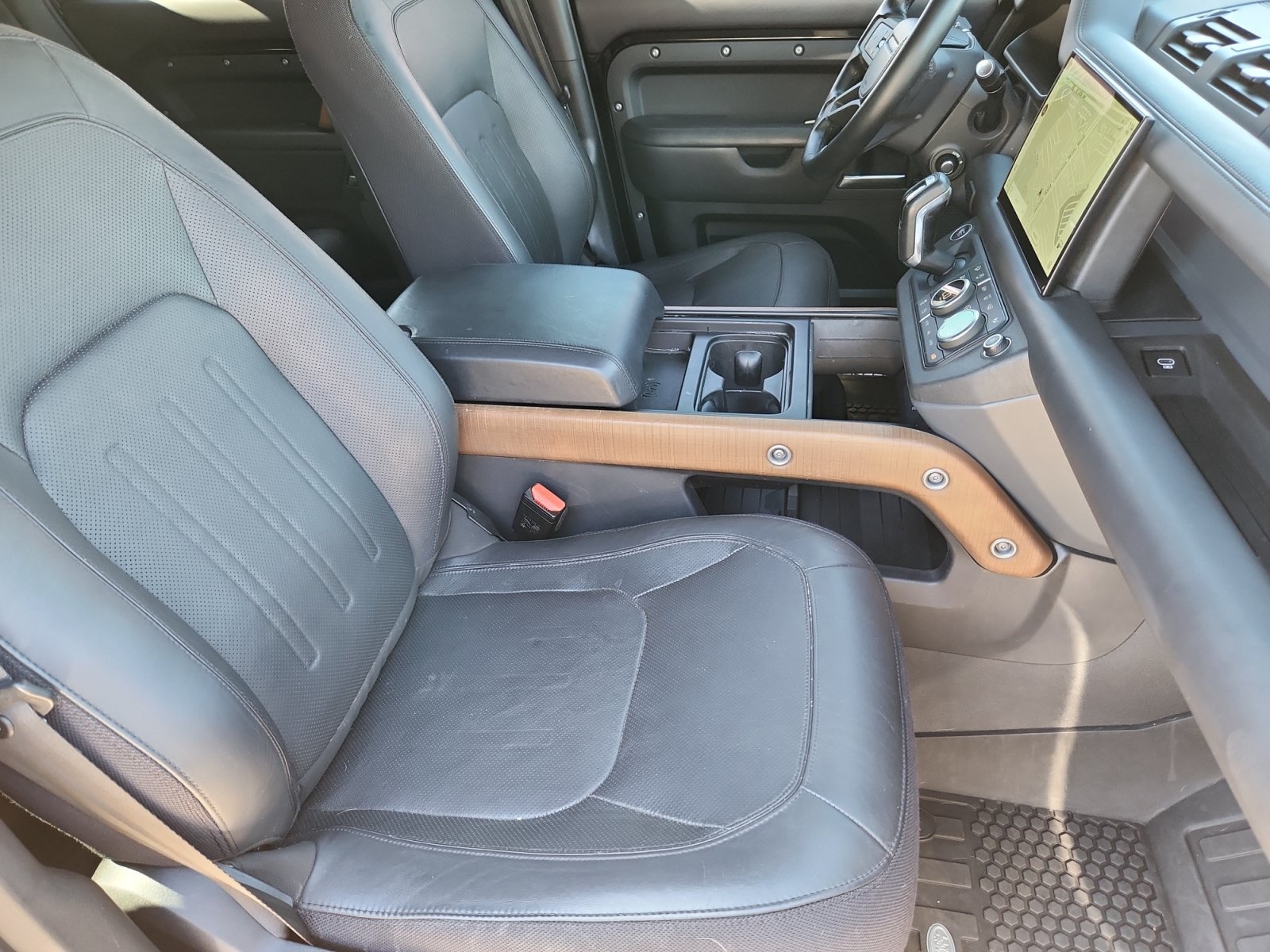 Used 2023 Land Rover Defender 110 X AWD/4WD image 16