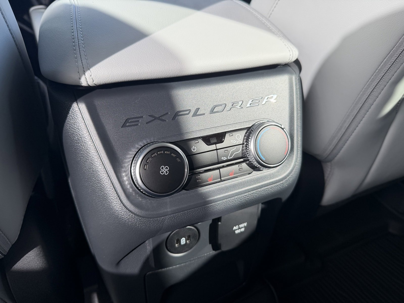 New 2026 Ford Explorer Platinum image 15
