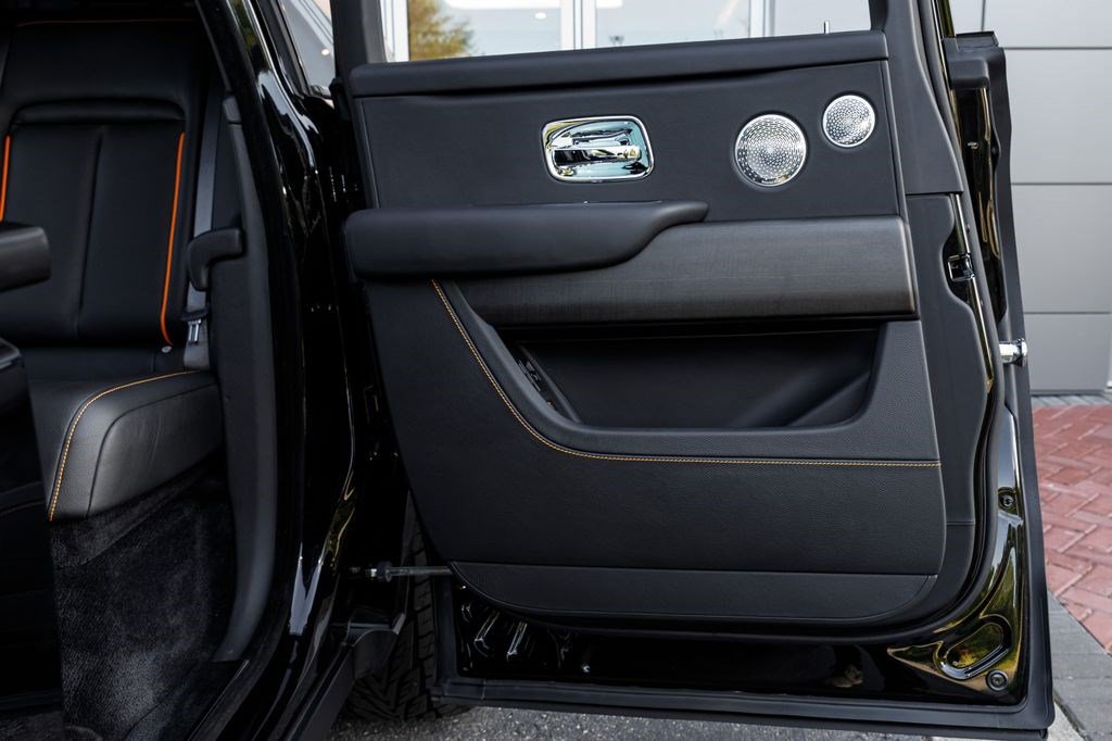 Used 2020 Rolls-Royce Cullinan AWD/4WD image 25