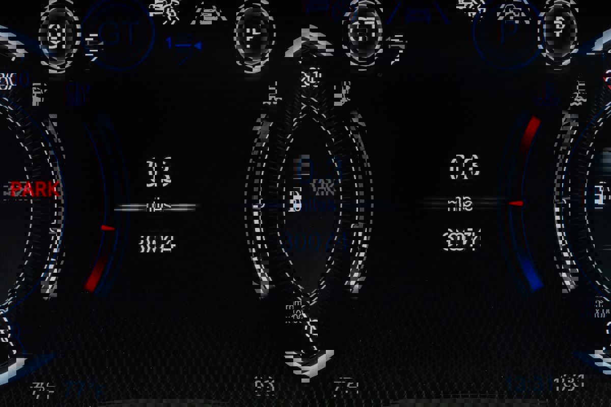 Used 2021 Aston Martin DBX AWD/4WD image 16