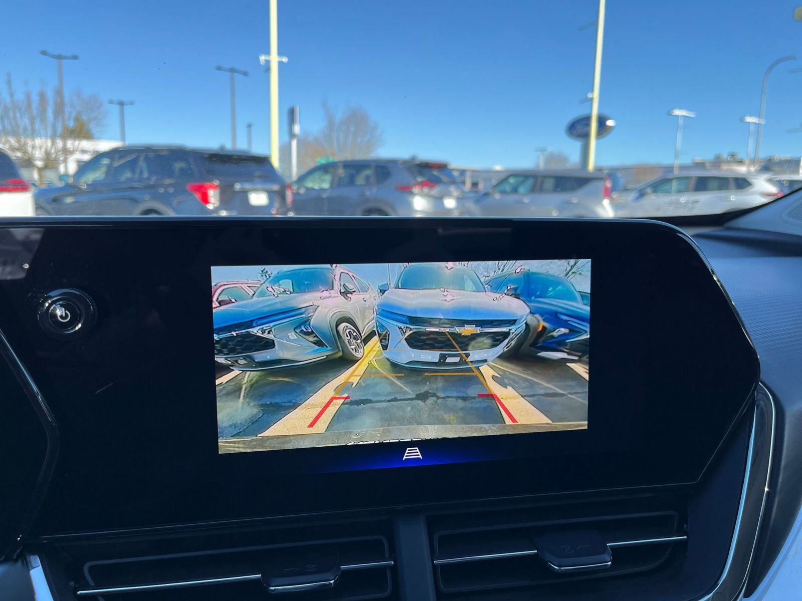 Used 2025 Chevrolet Trax LT FWD image 22