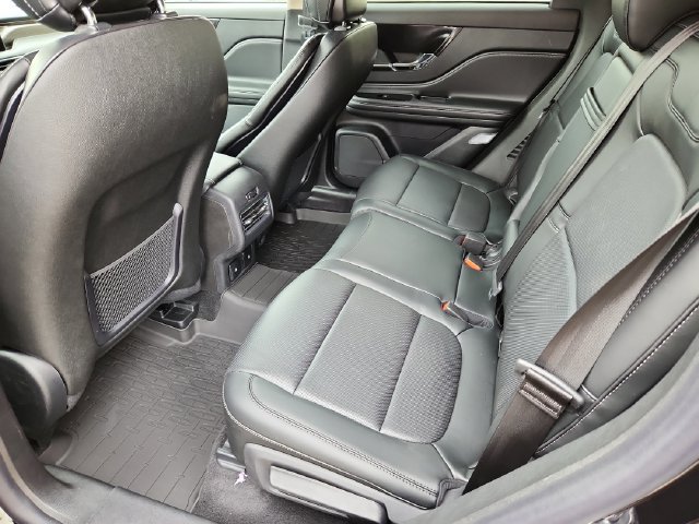 New 2025 Lincoln Corsair Reserve w/ Equipment Group 202A AWD/4WD image 9