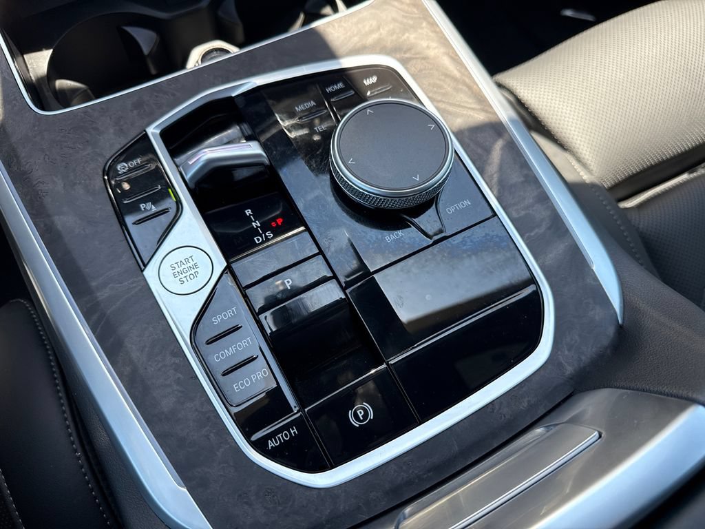 Used 2026 BMW X5 sDrive40i w/ M Sport Package RWD image 25