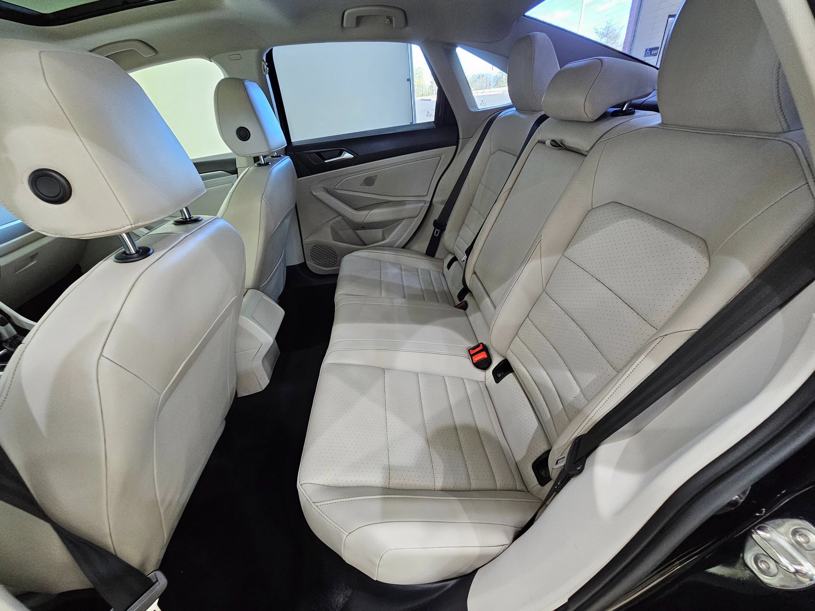 Used 2022 Volkswagen Jetta SE w/ Panoramic Sunroof Package FWD image 20