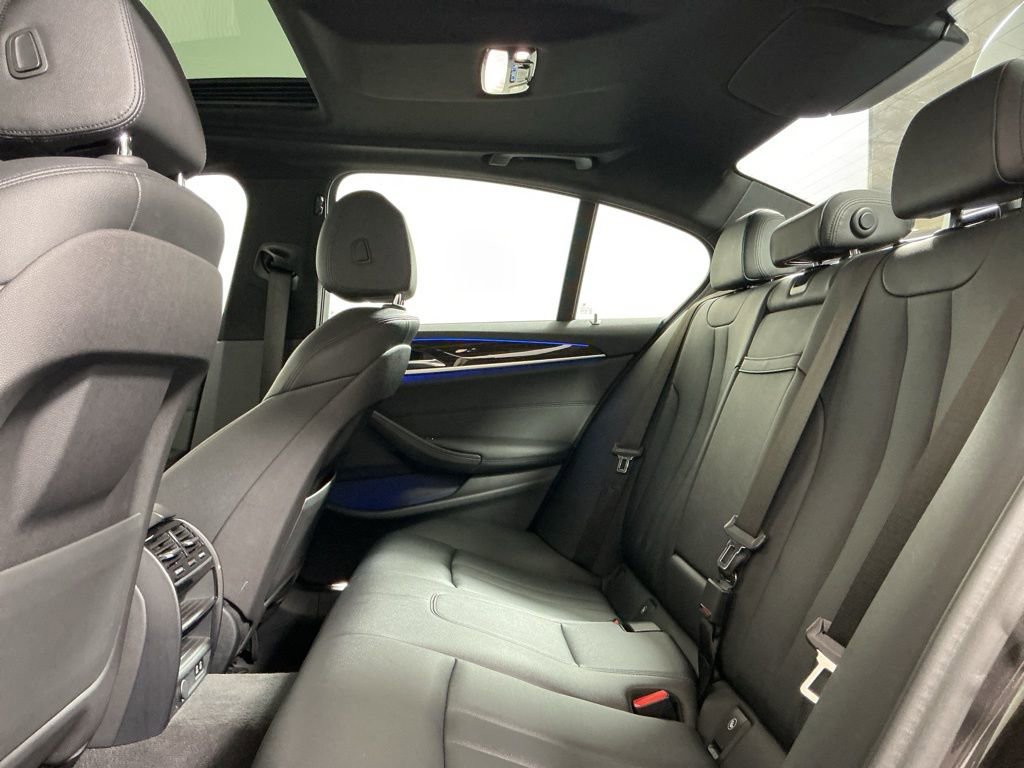 Used 2020 BMW 530e image 31