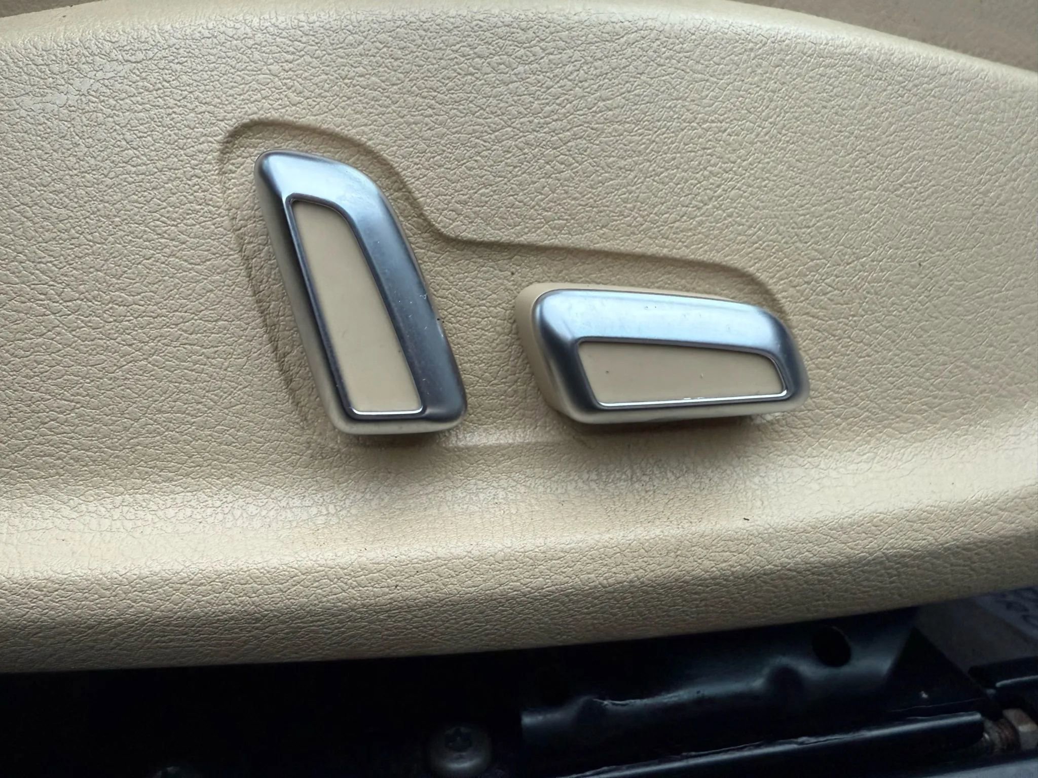 Used 2015 Audi A4 2.0T Premium Plus w/ Technology Package image 27