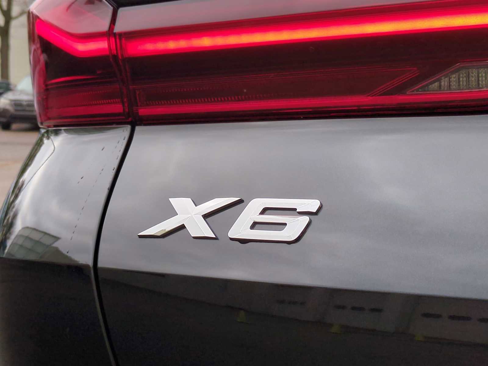 New 2026 BMW X6 xDrive40i w/ Climate Comfort Package image 13