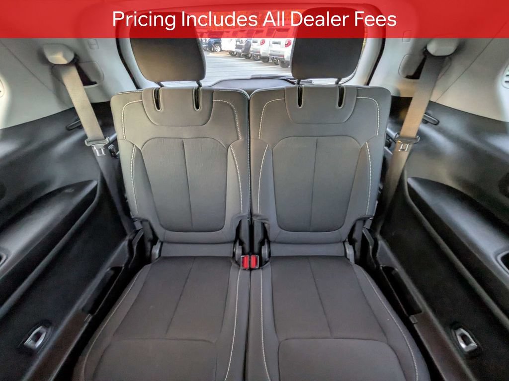 Used 2022 Jeep Grand Cherokee L Laredo w/ Luxury Tech Group I AWD/4WD image 15